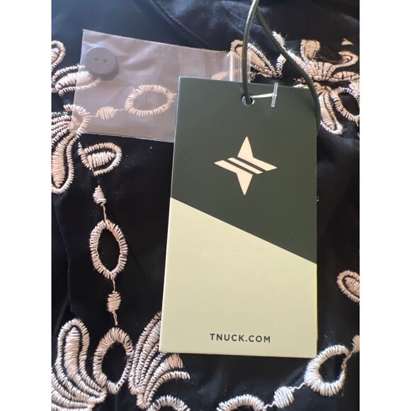 TUCKERNUCK Black Eyelet Lewis Dress NWT Size Medium - Picture 10 of 10